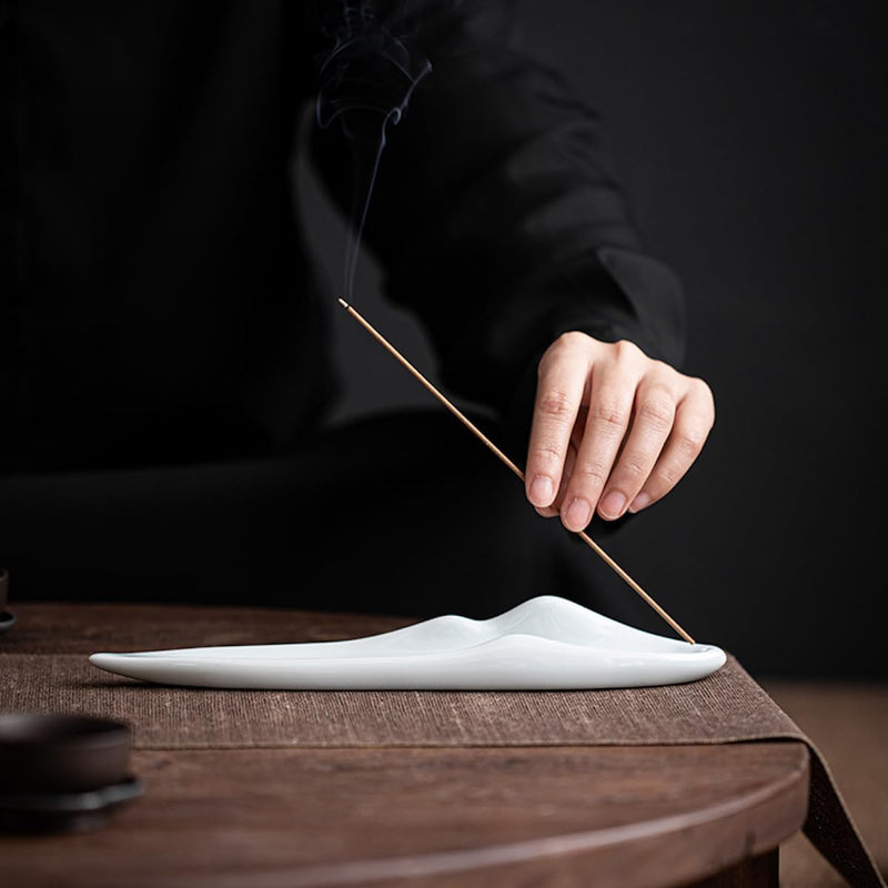 線香立て 灰がこぼれない 横置き 陶器 お香立て ミニ おしゃれ インセンスホルダー 香炉 線香皿 御洒落 人気 仏壇用 睡眠 リラックス 茶室 茶道 瞑想 書斎 長さ25.5cm ブラックゴールド