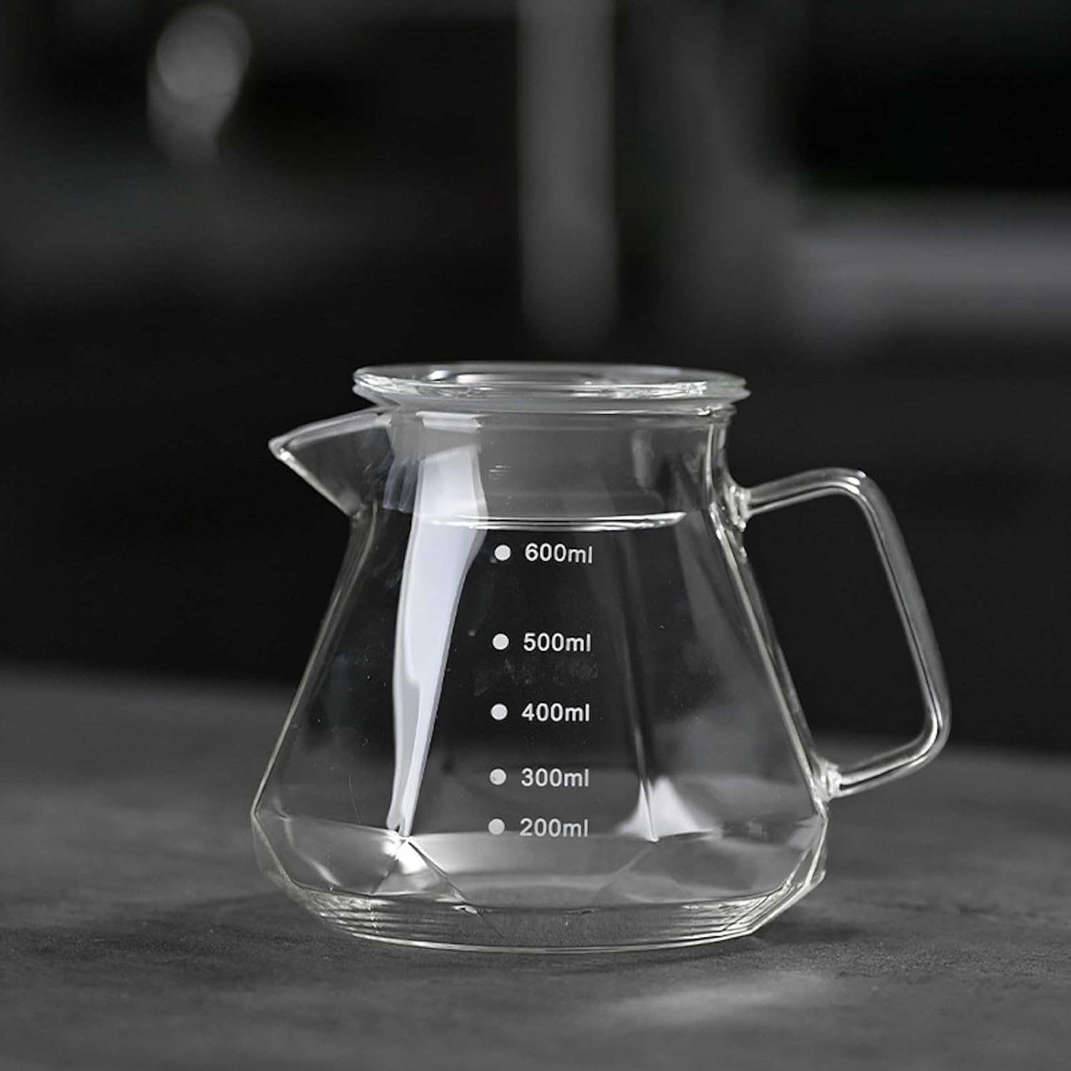 コーヒーサーバー 割れない 耐熱ガラス コーヒードリッパー ハンドドリップセット コーヒー サーバー 高ホウ素シリカガラス材料 直火対応 耐寒性 透明 蓋付き 電子レンジ·食洗機対応 目盛り付き コーヒー用品 使いやすい 洗いやすい 多用途 家用 喫茶店 1~4杯用 ダイヤモンド 600ml