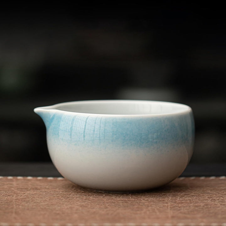 抹茶茶碗(グラデーションブルー、注ぎ口付き)