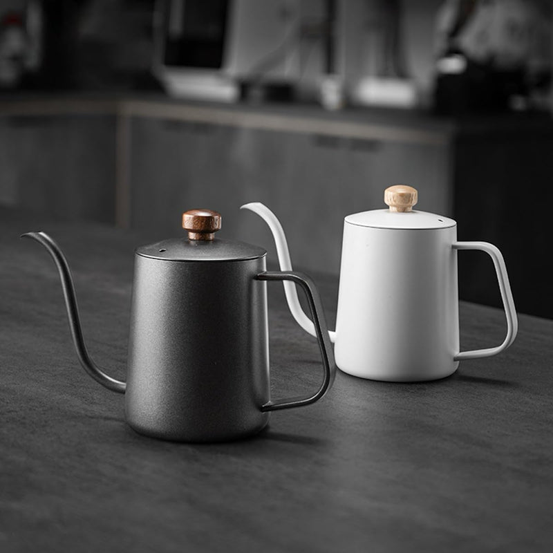 コーヒー ケトル 細口 コーヒーポット ドリップケトル 直火 ih対応 v60 ミニ 小型 目盛り ステンレス製 クルミ材ハンドル 人気 コーヒー やかん アウトドア キャンプ プレゼント ギフト 贈り物 実用容量350ml ブラック