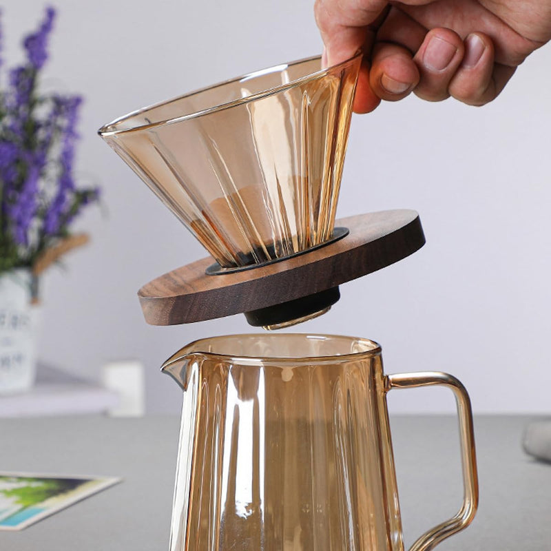 コーヒーサーバー 割れない 高ホウ素シリカガラス材料 耐熱ガラス 直火対応 耐寒性 ドリッパー 電子レンジ·食洗機対応 コーヒー用品 洗いやすい 多用途 家用 喫茶店 1~4杯用 550ml 透明