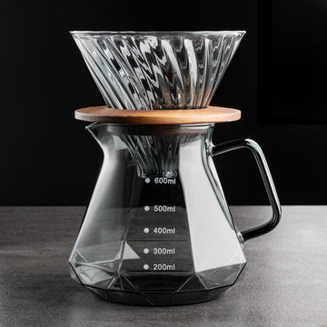 コーヒーサーバー 割れない 耐熱ガラス コーヒードリッパー ハンドドリップセット コーヒー サーバー 高ホウ素シリカガラス材料 直火対応 耐寒性 透明 蓋付き 電子レンジ·食洗機対応 目盛り付き コーヒー用品 使いやすい 洗いやすい 多用途 家用 喫茶店 1~4杯用 ダイヤモンド 600ml