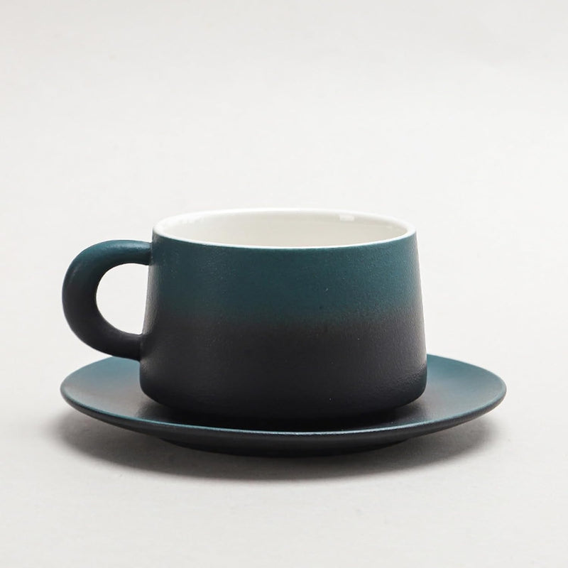 コーヒーカップ 陶器 ソーサー セット セラミック カップアンドソーサー 大容量 ティーカップ 電子レンジ 食洗機対応 コーヒー 珈琲 お茶 ティー 高級 レトロ おしゃれ ソーサー付き 自宅用 カフェ食器 喫茶店 業務用 結婚祝い ギフト 330ml ギフトボックス包装付き グラデーショングリーンブラック KFB09