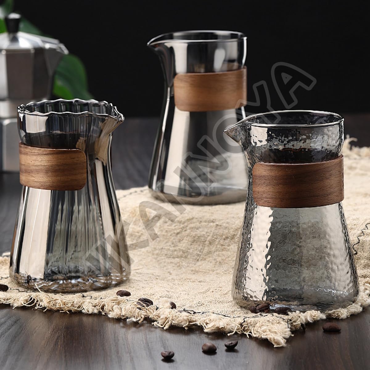 MIYUNO コーヒードリッパー,コーヒーサーバー コーヒーサーバー 割れない コーヒー サーバー 高ホウ素シリカガラス 耐熱ガラス 直火対応 耐寒性 クルミ材 コーヒーポット 透明 割れないコーヒーサーバー 電子レンジ 食洗機対応 コーヒー用品 使いやすい 洗いやすい 多用途 家用 喫茶店 1~3杯用 500ml 槌目ガラス グレー