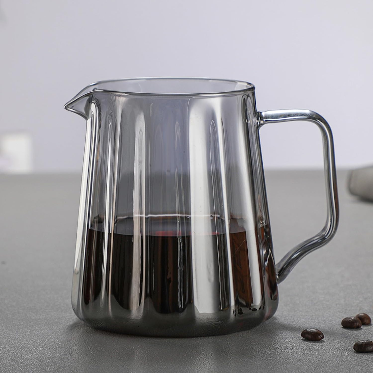 コーヒーサーバー 割れない 高ホウ素シリカガラス材料 耐熱ガラス 直火対応 耐寒性 ドリッパー 電子レンジ·食洗機対応 コーヒー用品 洗いやすい 多用途 家用 喫茶店 1~4杯用 550ml 透明