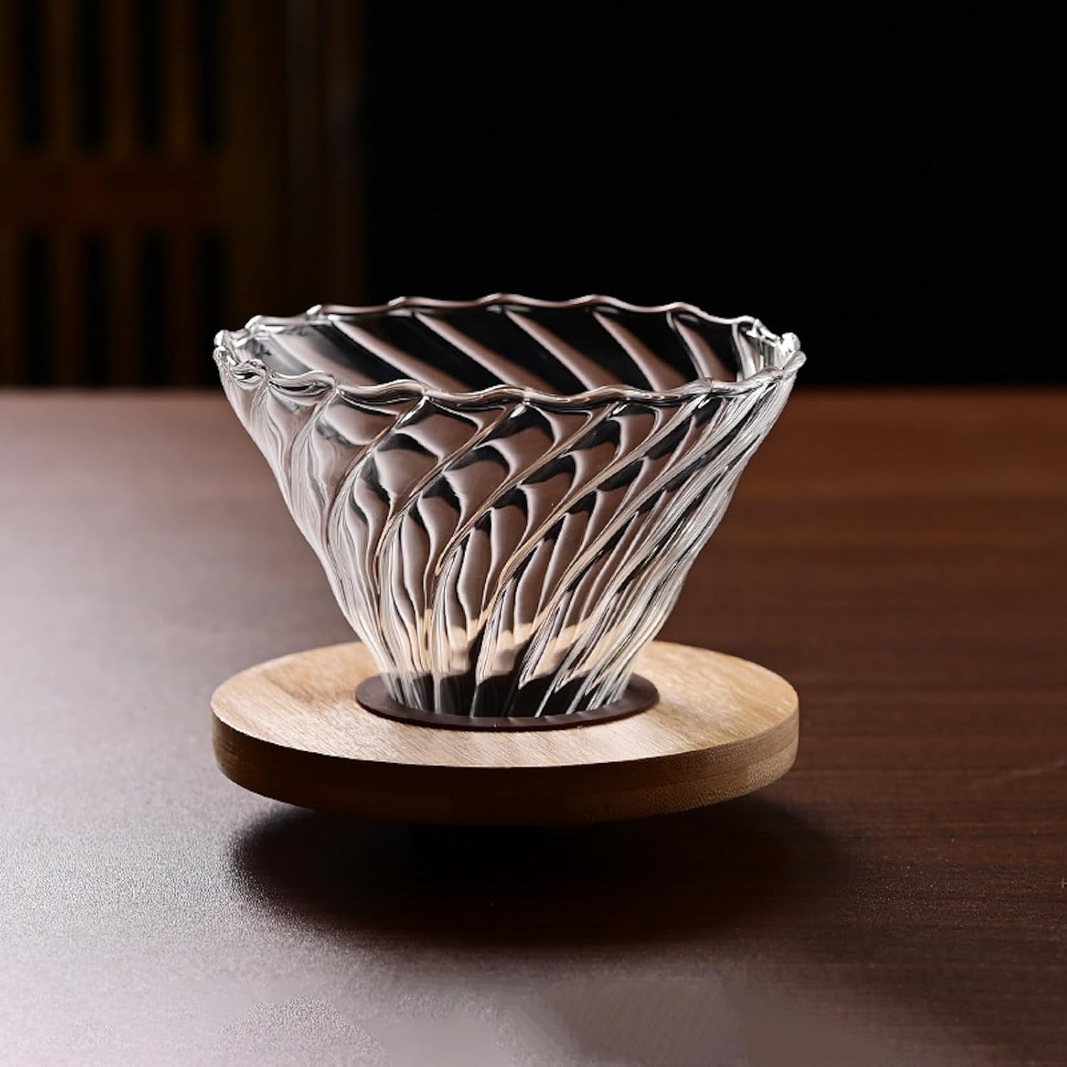 MIYUNO コーヒードリッパー,コーヒーサーバー コーヒーサーバー コーヒードリッパー ハンドドリップセット 割れない コーヒー サーバー 高ホウ素シリカガラス材料 耐熱ガラス 直火対応 耐寒性 透明 蓋付き 木製ハンドル 電子レンジ·食洗機対応 目盛り付き コーヒー用品 使いやすい 洗いやすい 多用途 家用 喫茶店 1~4杯用 500ml