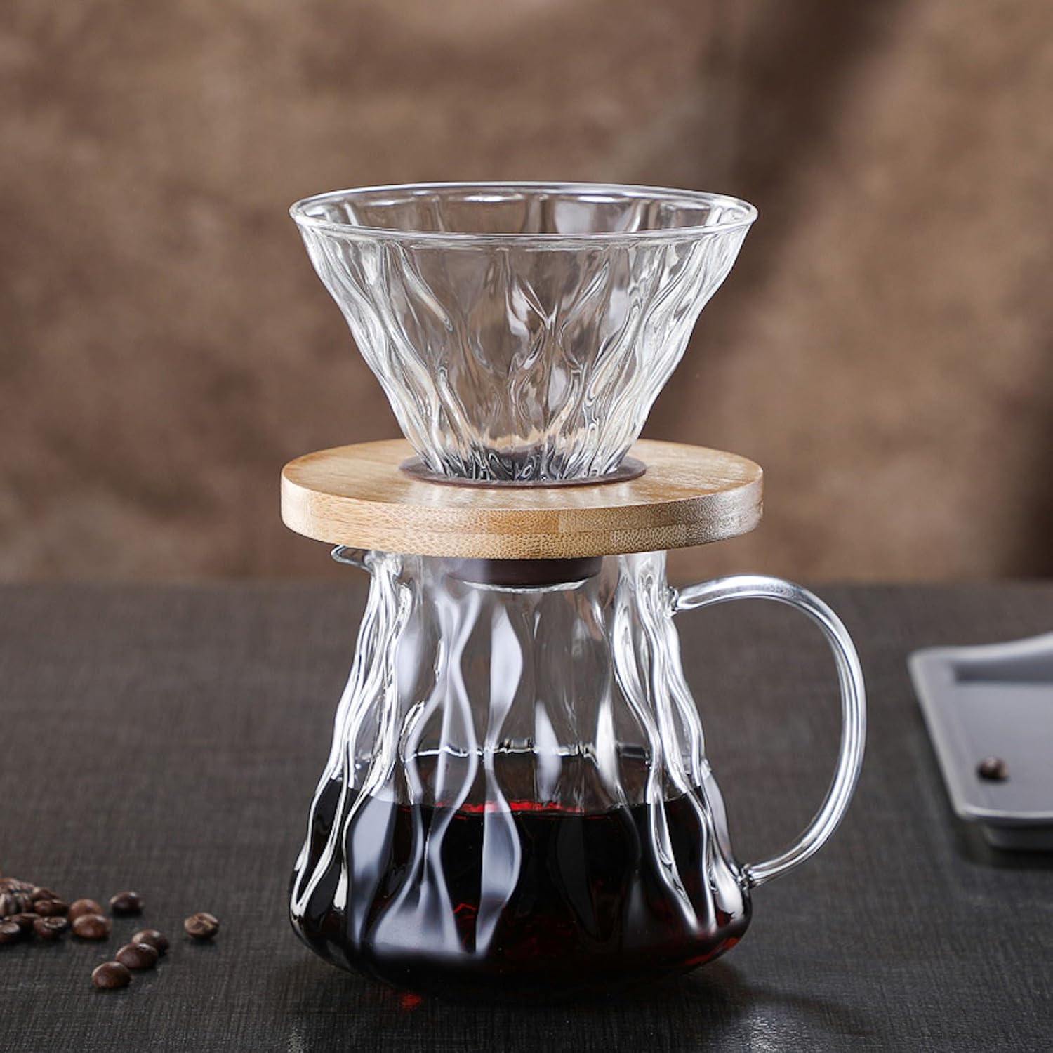 MIYUNO コーヒードリッパー,コーヒーサーバー コーヒードリッパー ハンドドリップセット コーヒーサーバー 割れない 高ホウ素シリカガラス材料 耐熱ガラス 直火対応 耐寒性 クルミ材 ドリッパー 電子レンジ·食洗機対応 コーヒー用品 使いやすい 洗いやすい 多用途 家用 喫茶店 1~4杯用 500ml グレー