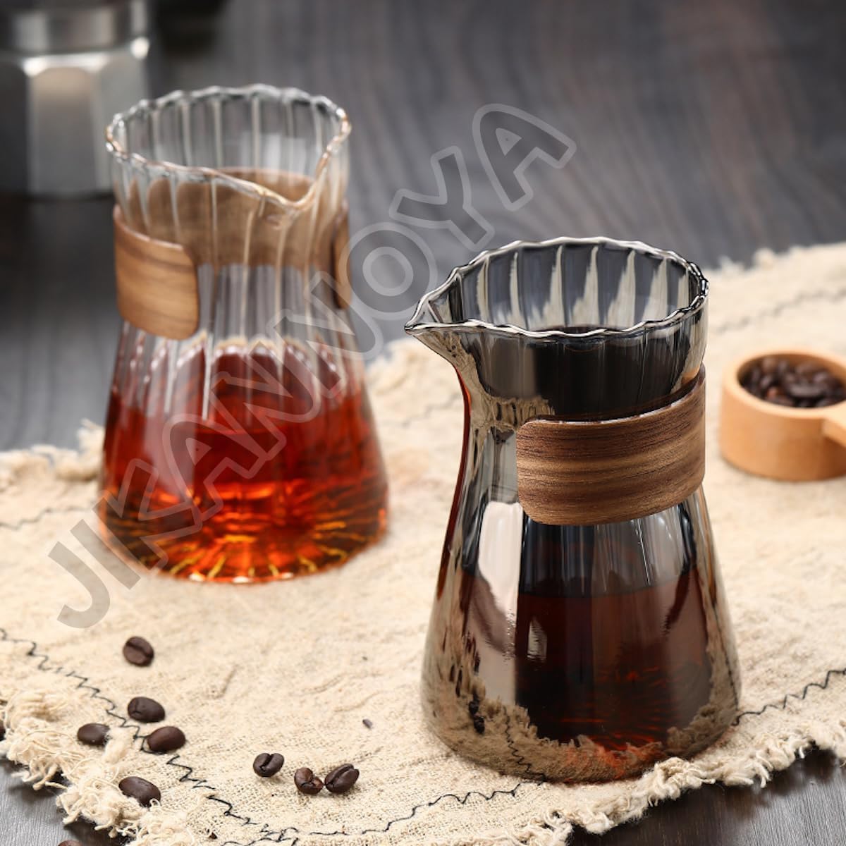 コーヒーサーバー 割れない コーヒー サーバー 高ホウ素シリカガラス 耐熱ガラス 直火対応 耐寒性 クルミ材 コーヒーポット 透明 割れないコーヒーサーバー 電子レンジ 食洗機対応 コーヒー用品 使いやすい 洗いやすい 多用途 家用 喫茶店 1~3杯用 500ml ストライプ