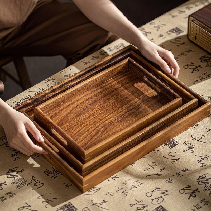 トレー お盆 木製 滑らないトレー ウオルナット 天然木 多目的トレイ 小物入れ 北欧 トレイ カフェトレー コースター 茶托 ティートレー 前菜プレート ランチョン お膳 お茶 食事用 卓上用トレイ 定食用 多機能 便利 家庭用 業務用 40×30×4cm